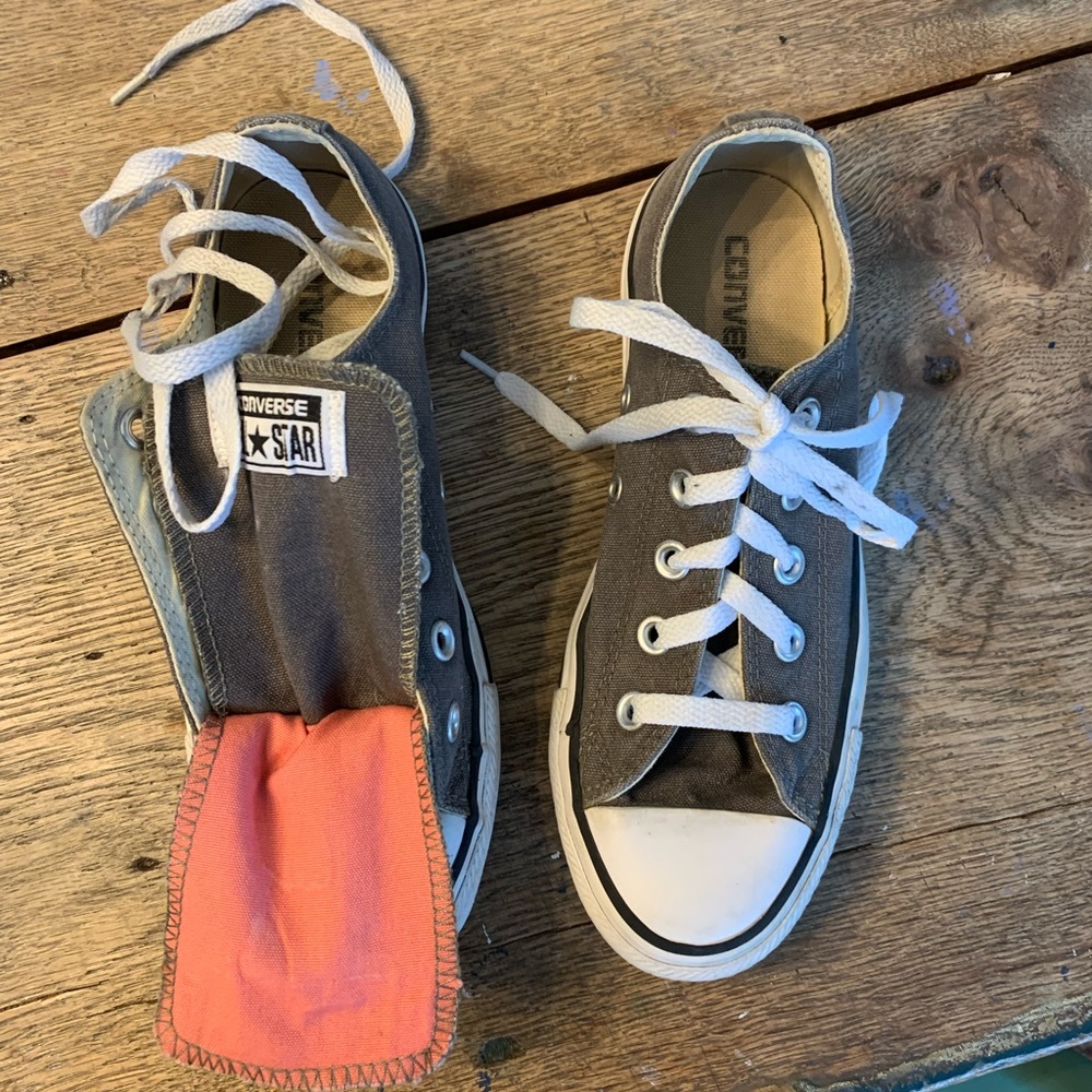 Gray Converse women’s size 6